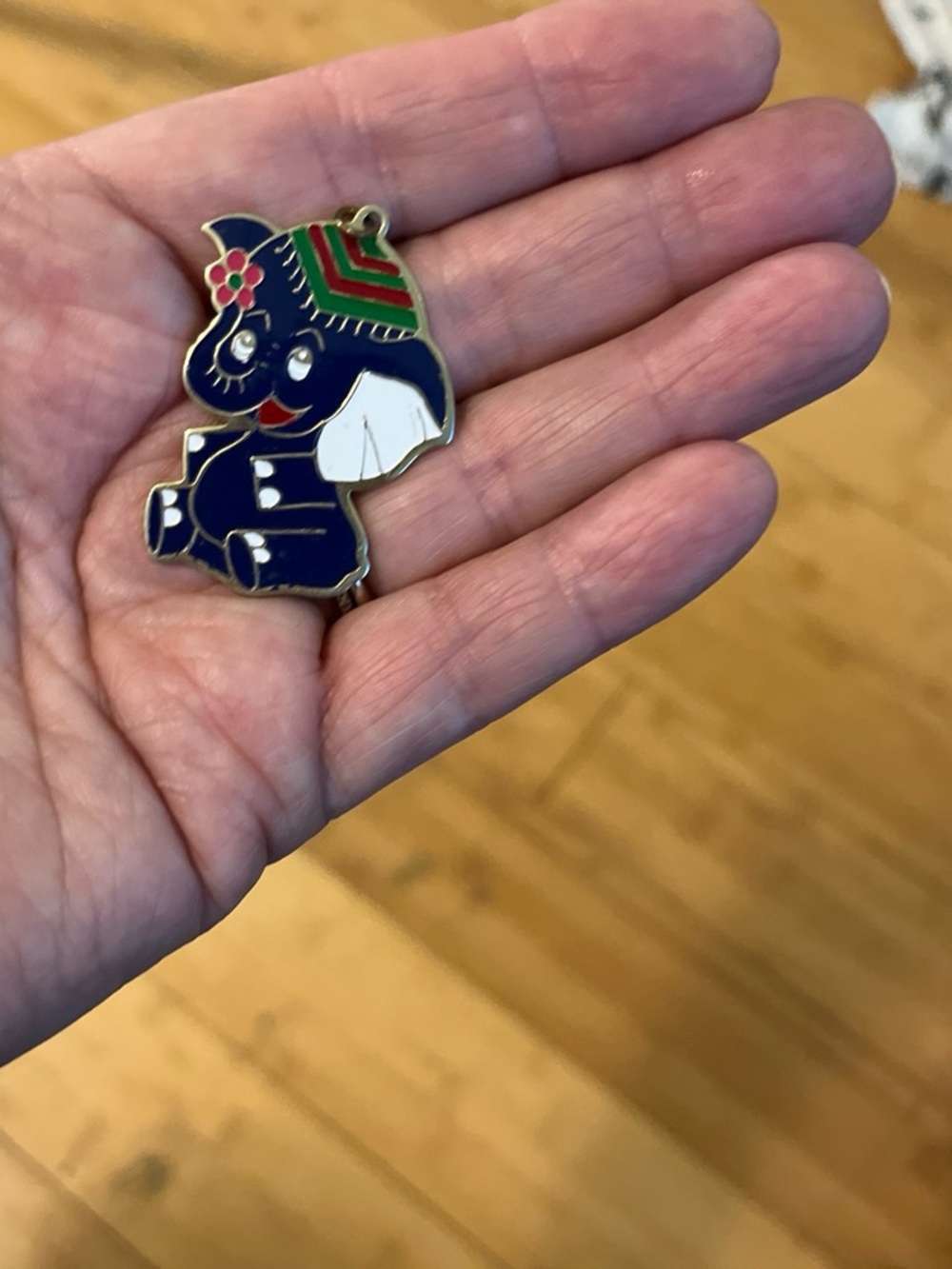 Elephant pendant 1740